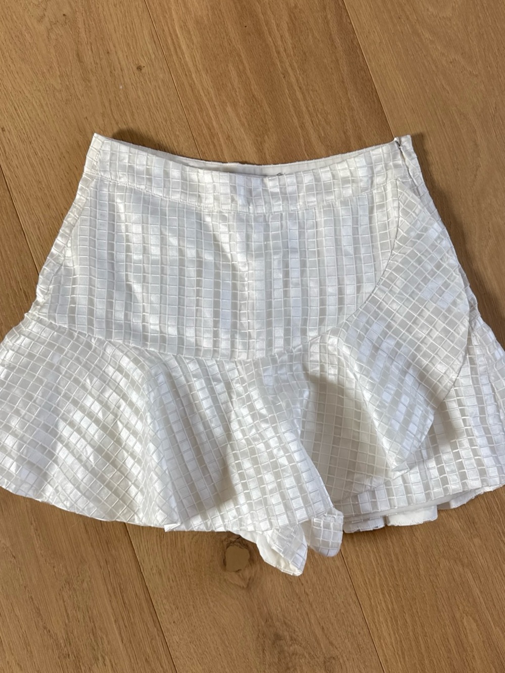 White pleated skort with built-in shorts size small